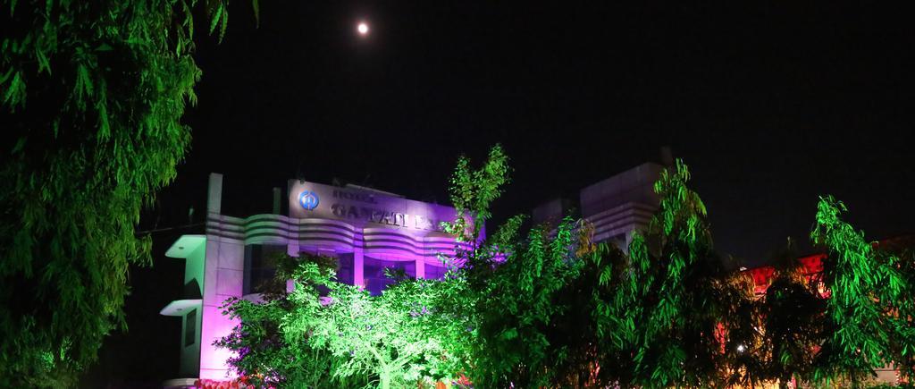 Hotel Ganpati Palace Матхура Екстер'єр фото