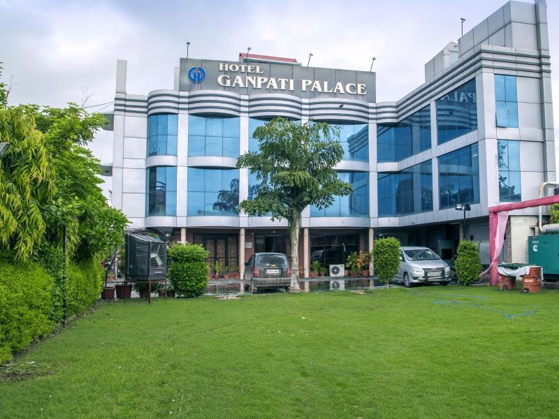 Hotel Ganpati Palace Матхура Екстер'єр фото